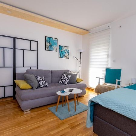 Apartment Self Check In 00-24 Mm Beograd Bagian luar foto