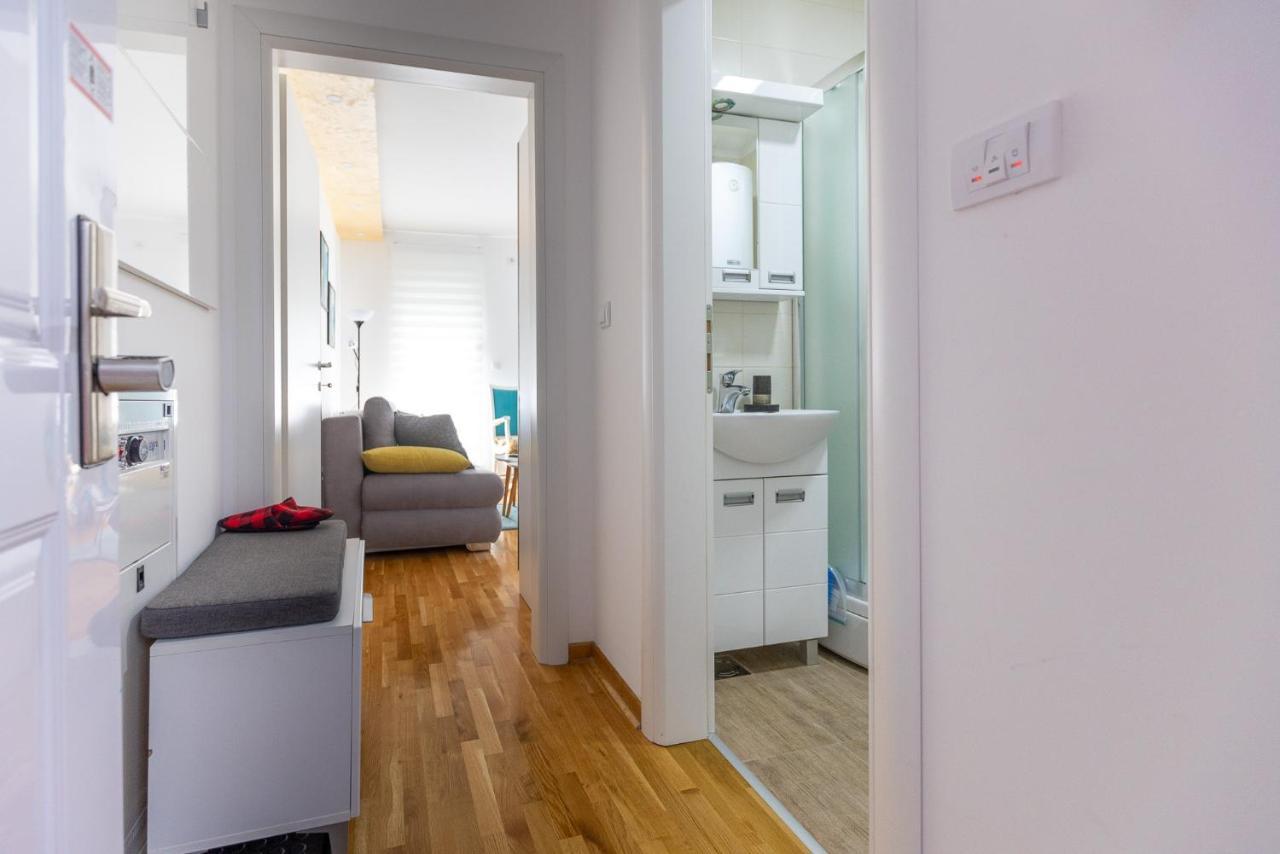 Apartment Self Check In 00-24 Mm Beograd Bagian luar foto