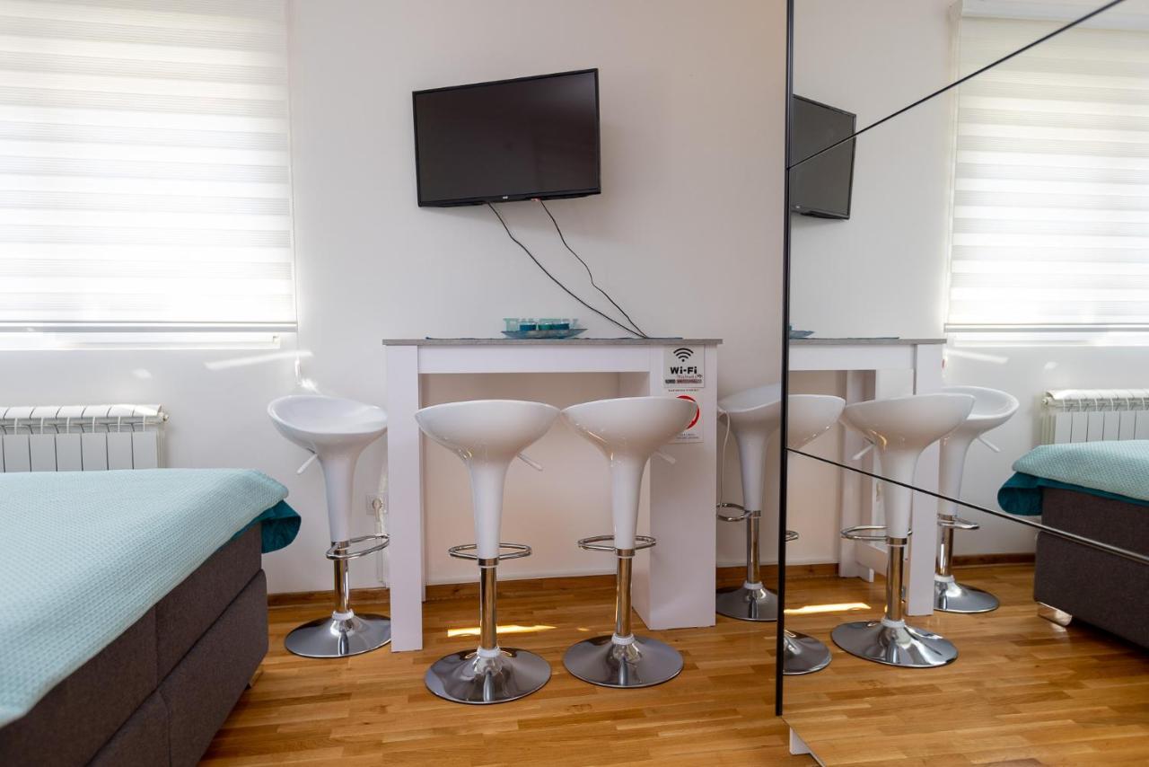 Apartment Self Check In 00-24 Mm Beograd Bagian luar foto