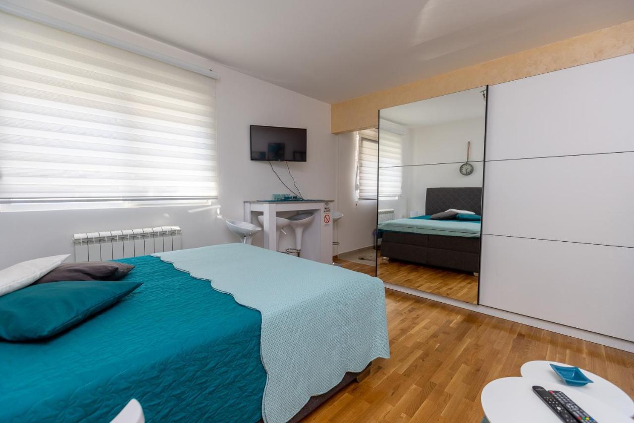 Apartment Self Check In 00-24 Mm Beograd Bagian luar foto